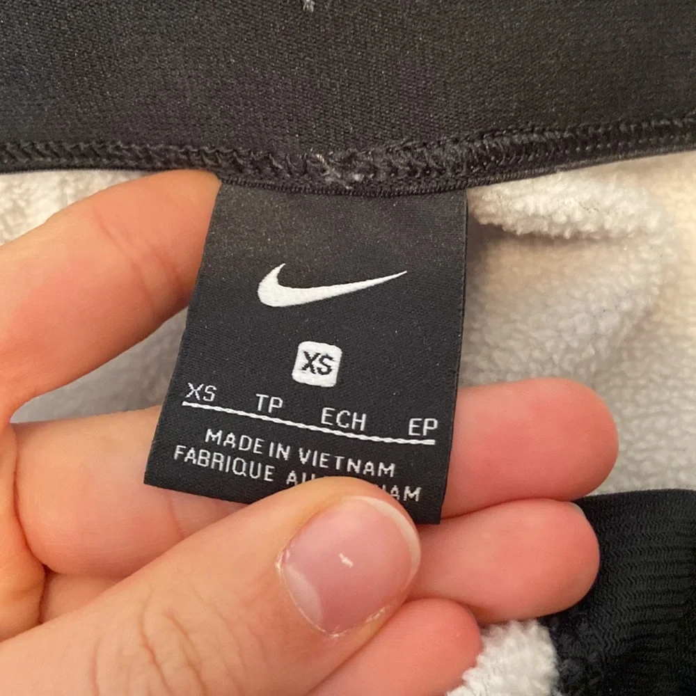 Womens XS Nike Grey Sweatpants - Picture 2 of 2